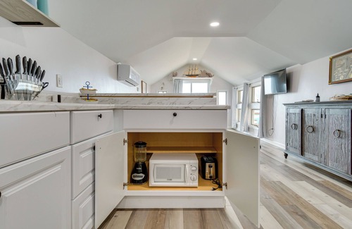 Rochester Cottage | Cozy Irondequoit Home on Lake Ontario!