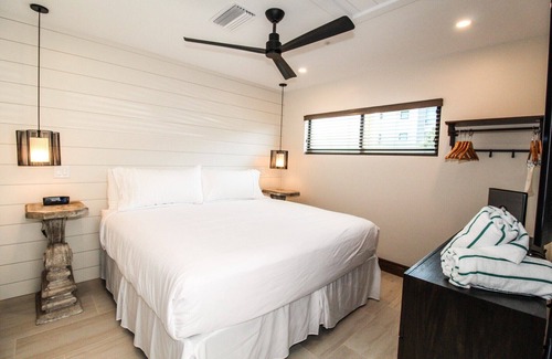 Whitney Beach Resort | COZY ISLAND ROOMS at Bali Hai Beach Resort