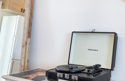 Joshua Tree House | COZY JOSHUA TREE HOME- 9 min to the park! with Hot Tub