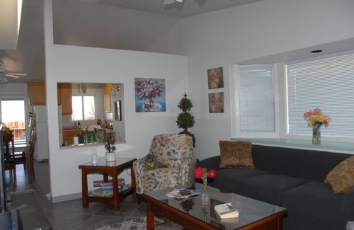 Joshua Tree Apartment | Cozy Joshua Tree Sage Experience.