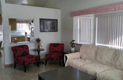 Joshua Tree Apartment | COZY JOSHUA TREE SAGE EXPERIENCE