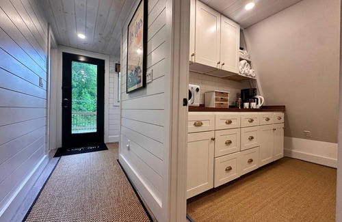 Killington House | Cozy Killington A-Frame w/Hot Tub, Modern Kitchen & Forest Views – Near Skiing & Hiking Trails