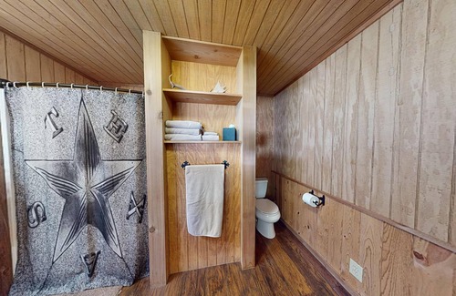 Ingram Cabin | Cozy Lake Cabin - 2 Queen Beds