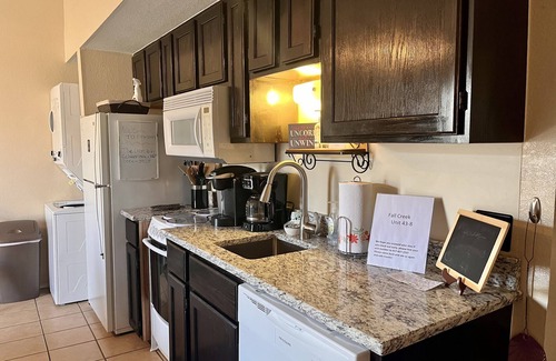 Table Rock Condo | Cozy Lake Front Condo