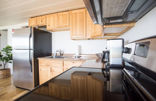 Jeddo House | Cozy Lakefront Cottage - Gorgeous Views of Lake Huron!