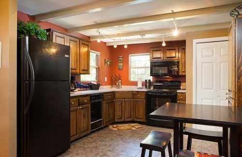 Mount Juliet House | Cozy Lakefront Getaway Near Nashville-Pet Friendly, Dock, Amazing Views