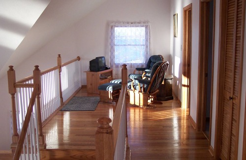 Geneva House | Cozy Lakefront Home on Seneca Lake