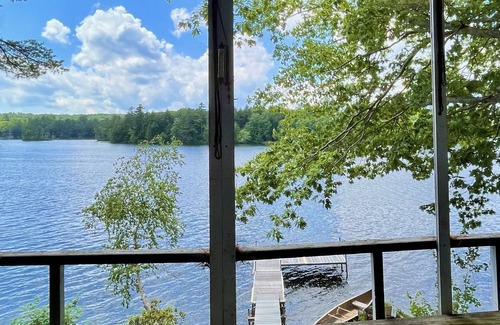 Readfield Cabin | Cozy Lakeside Cottage - Readfield, ME