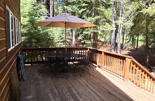 Truckee House | Cozy, large home on golf course with 2 Master Bedroom Suites