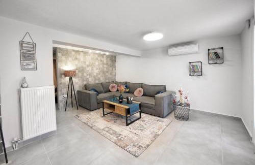 Maniakoi Apartment | Cozy Like Home