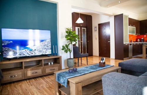 Maniakoi Apartment | Cozy Like Home