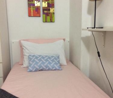 Kuala Lumpur House | Cozy Little Room at Suria Kipark Damansara Apartment with Single Bed and a Foldable Mattress