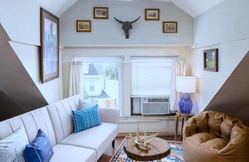 Cherokee Triangle Apartment | Cozy Loft in KY! Perfect Location!