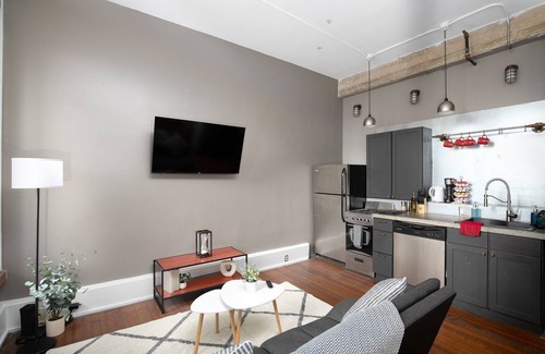 Civil Rights Historic District Apartment | Cozy Loft- Walk to UAB Hospital + Remote Workspace