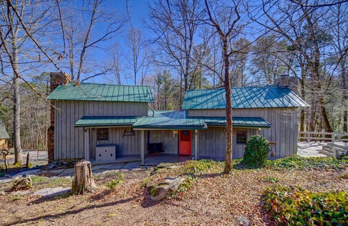 Townsend Cabin | Cozy Log Cabin: 6 Mi to Great Smoky Mtns NP!