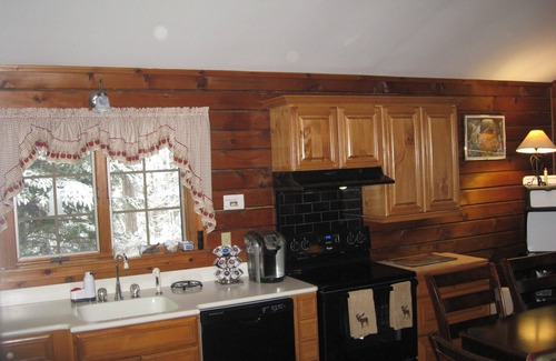 Saranac Lake House | Cozy log home nestled in the beautiful Adirondacks