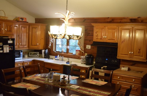 Saranac Lake House | Cozy log home nestled in the beautiful Adirondacks