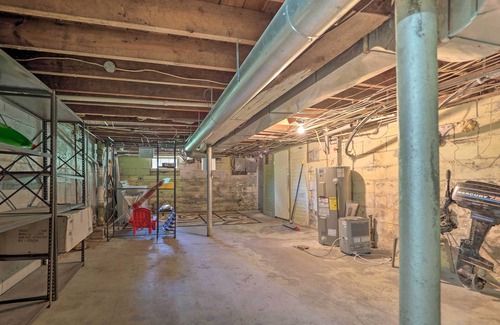 Manistee House | Cozy Manistee Getaway Near Dtwn & Beach!