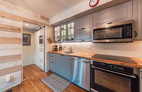 Manitou Springs House | Cozy Manitou Mountain Home- Prime location!nn