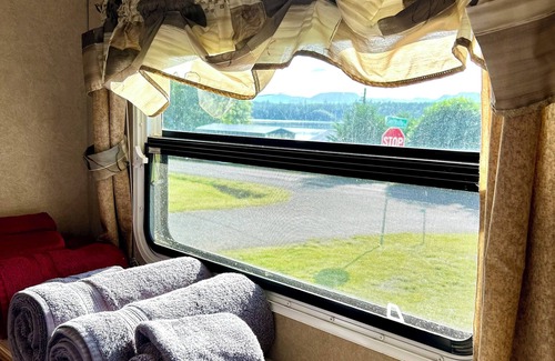 Beaver House | Cozy mobile home in Lake Pleasant Beaver. 10 minutes to Forks - twilight.