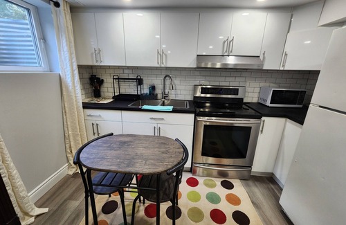 Westminster House | Cozy Modern Basement Suite Near401 Fully Furnished