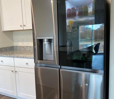 Glenn Heights House | Cozy Modern Retreat, Comfortable and Spacious