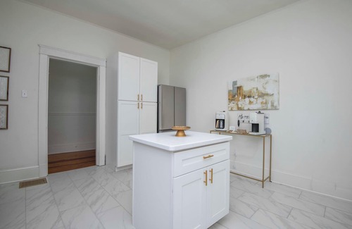 La Follette House | Cozy Modern Stay 117 Nevada