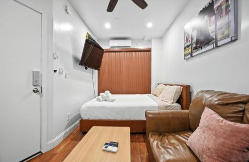Old City Apartment | Cozy Modern Studio Perfect for Short or Long Stays