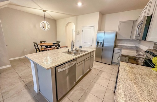 Wildwood House | Cozy Modern Townhome Convenient to Everything
