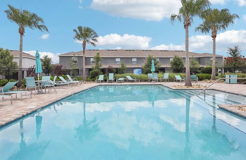 Wildwood House | Cozy Modern Townhome Convenient to Everything