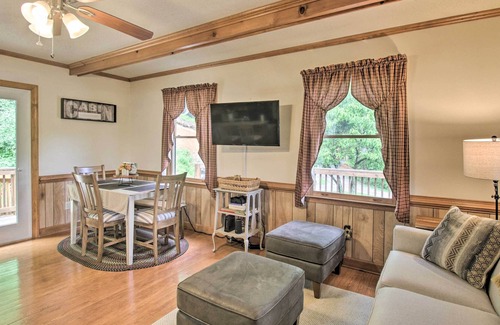 Clifford Cabin | Cozy Monroe Cabin w/ Views, 4 Mi to Rice Mtn!