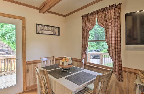 Clifford Cabin | Cozy Monroe Cabin w/ Views, 4 Mi to Rice Mtn!