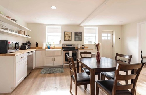 Haines Falls House | Cozy Mountain Getaway | Hot Tub | Grill | Fire Pit