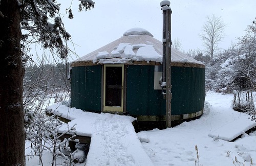 Monkton Apartment | Cozy mountain yurt on an organic farm