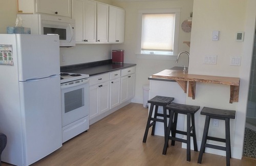 York Cottage | Cozy North Shore two bedroom cottage