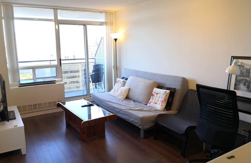 North York Condo | Cozy North York Centre 1 BR Condo + Parking