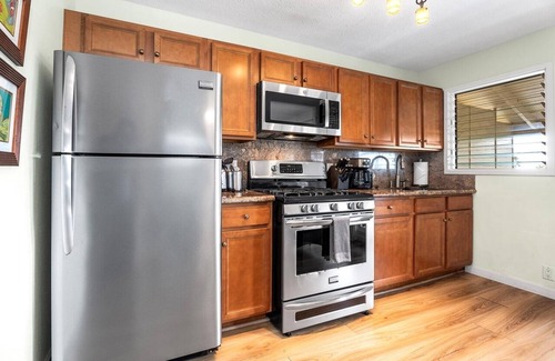 Kailua-Kona Condo | Cozy Ocean View 1-bedroom, 1 bath condo in awesome Kailua-Kona with AC