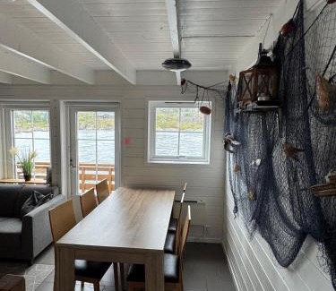 Nautnes Apartment | Cozy Oceanfront Escape