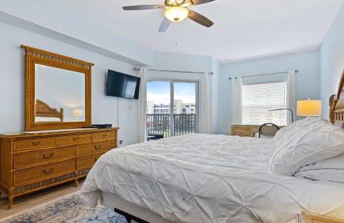 New Smyrna Beach Apartment | Cozy Oceanwalk Condo: Resort Amenities Beach Steps Away OW8-403