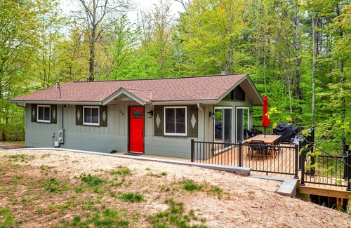 Gilford Cottage | Cozy, Pet-Friendly Escape Near Lake & Mountains