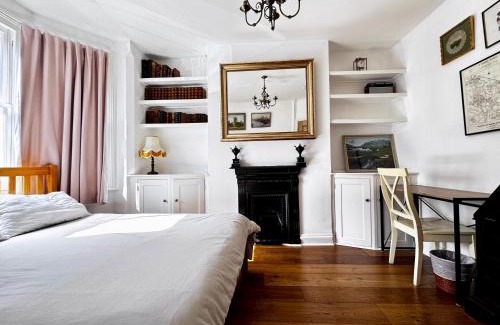 Oxford House | Cozy Place