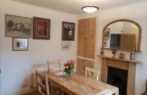 Oxford House | Cozy Place