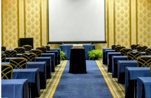 Winchester Resort | Cozy Presidential 2-bedroom suite in marvelous Las Vegas with fitness room, WiFi