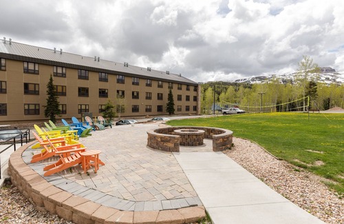 Brian Head Condo | Cozy Private King Suite with Unbeatable Amenities and View in Cedar Breaks Lodge