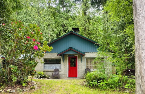 Index Cabin | Cozy, private riverfront cabin with hot tub