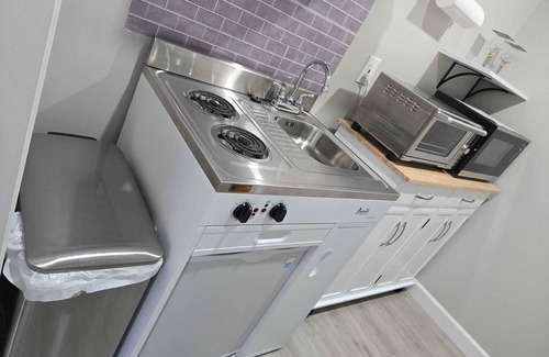 Springfield Apartment | Cozy Private studio. Pet-Friendly. Conveniently located. Access 395, 495 and I95