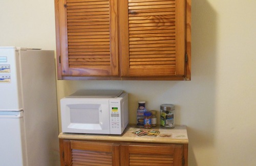 Montego Bay Cottage | Cozy & Private, steps away from Beach & Hip Strip! Car not needed!
