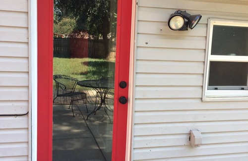 Buckingham Cottage | Cozy, Quaint, And Convenient Old Town Cottage