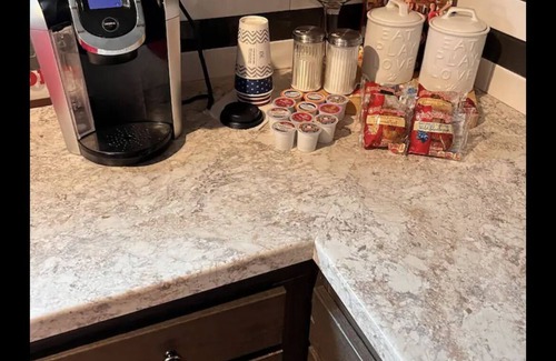 Moultrie Cottage | Cozy, Quaint, Beautiful Cottage- 5 Mins From Downtown