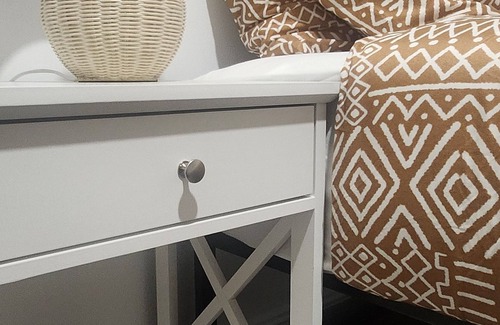 Mulgrave House | Cozy & Quiet Bungalow Retreat - Near Monash & The Glen